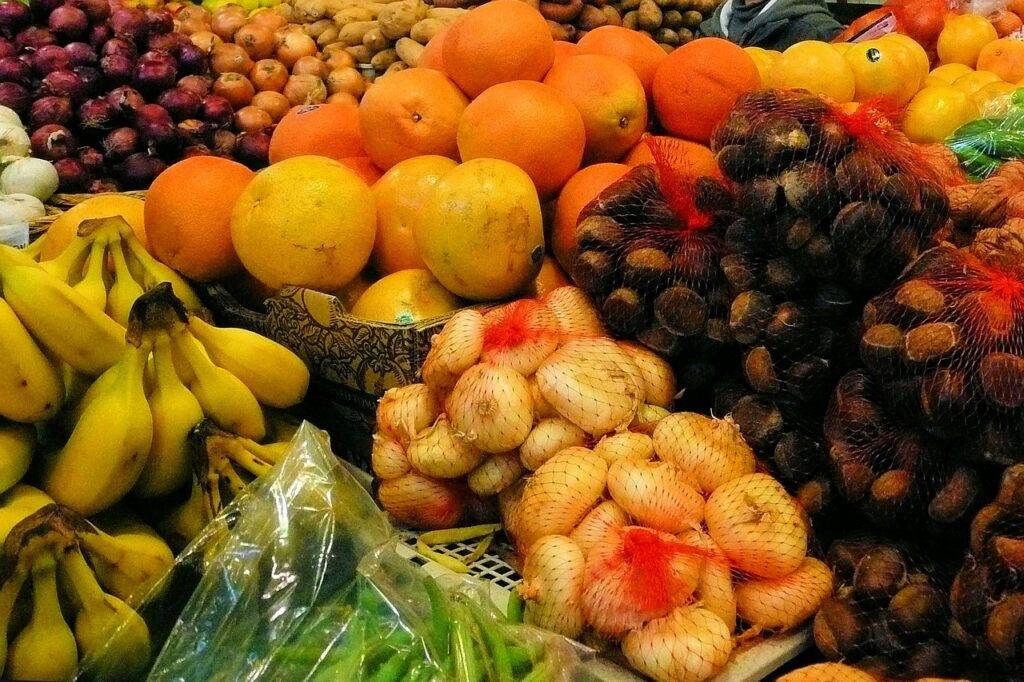 Fresh fruits and vegetables provision supplies